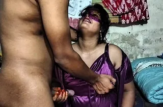 Desi aunty gets her pussy drilled hard and squirts in the long run b for a long time getting her dirty words penetrated